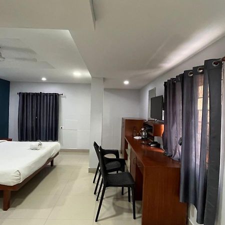 The Reach Hotel Kochi Dış mekan fotoğraf